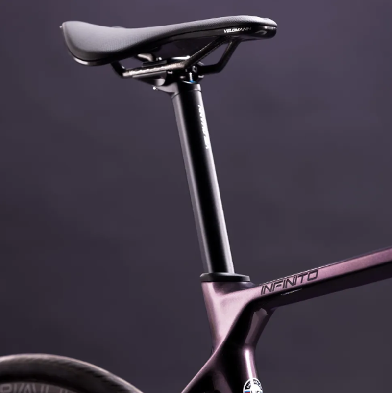 Bianchi Infinito 105 Di2 Road Bike in Purple-6